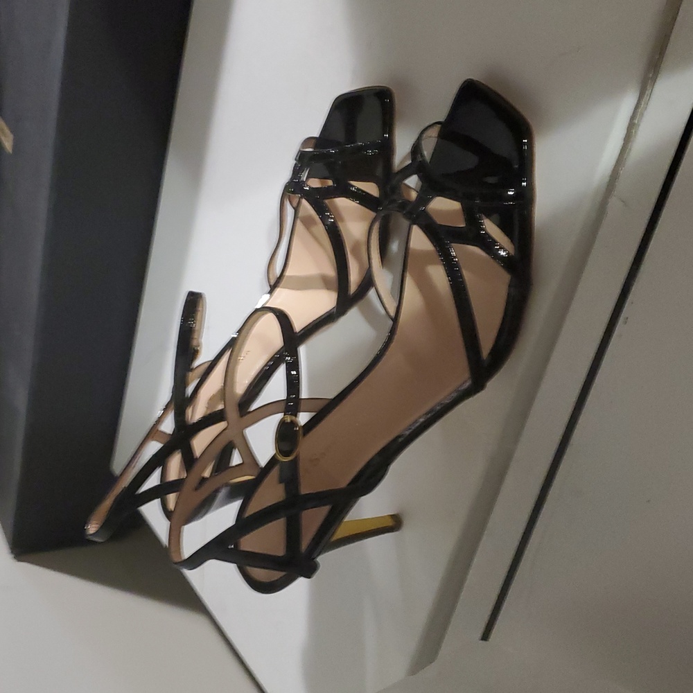 NIB $775 Rupert Sanderson sz 39.5 Patent heels